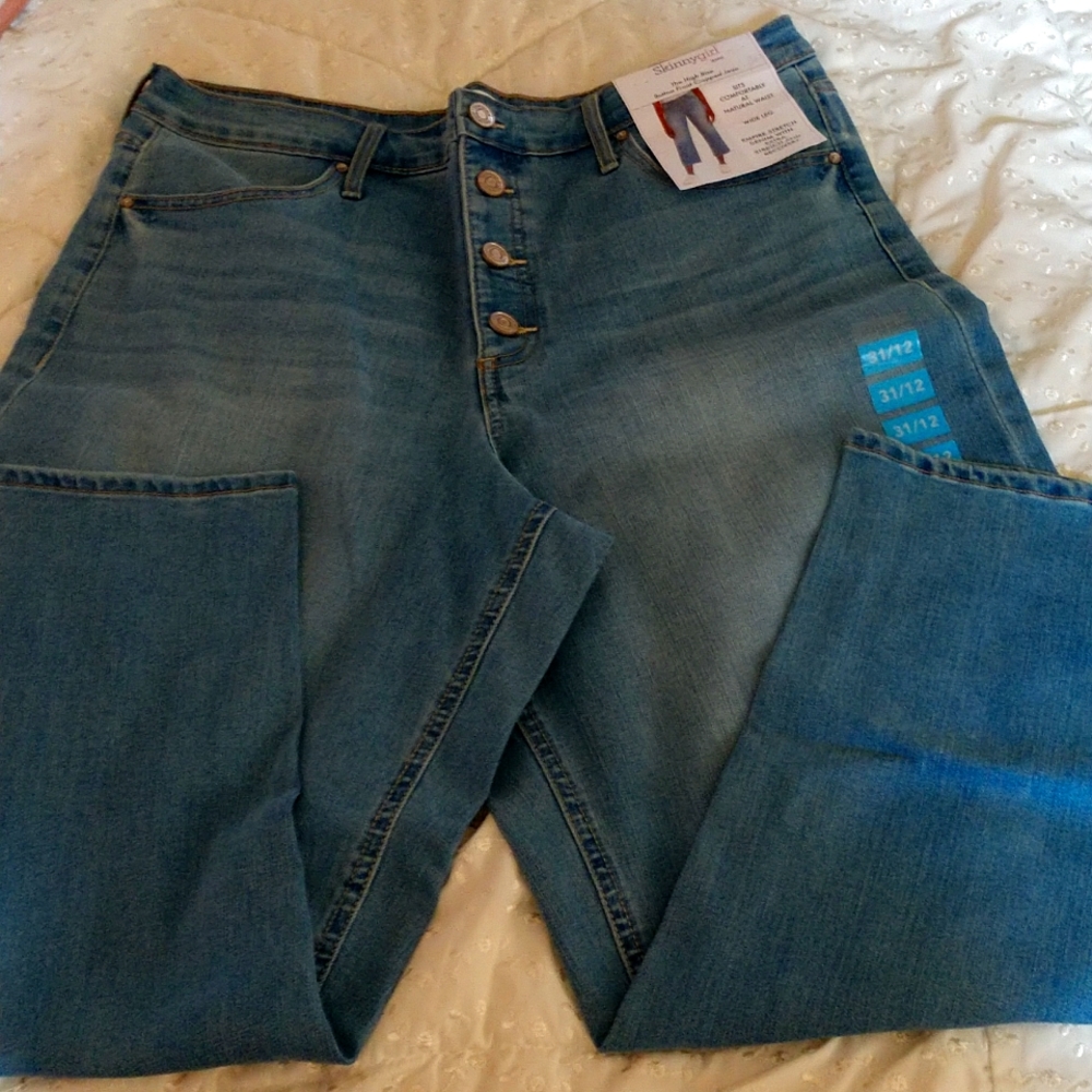 Women's Skinny Girl Button Front Cropped Jean